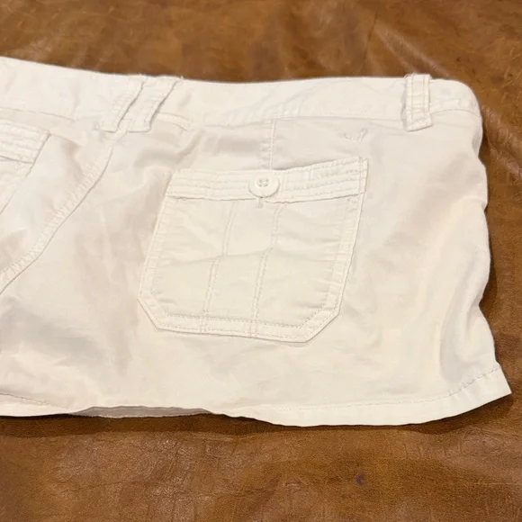 American Eagle Outfitters Women's White Jean Shorts - Picture 8 of 10